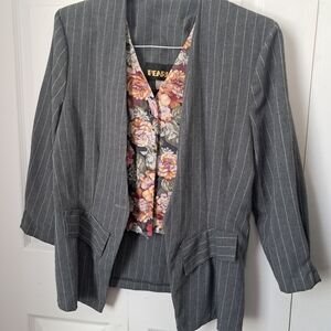 Pearls Floral Patterned Womens Suit With Skirt.